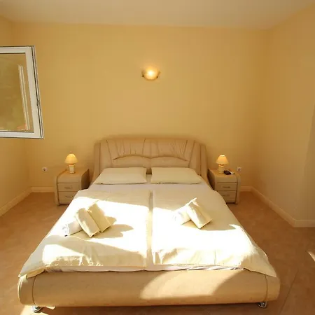 Apartments Villa Astra & Pinija Brela Room photo